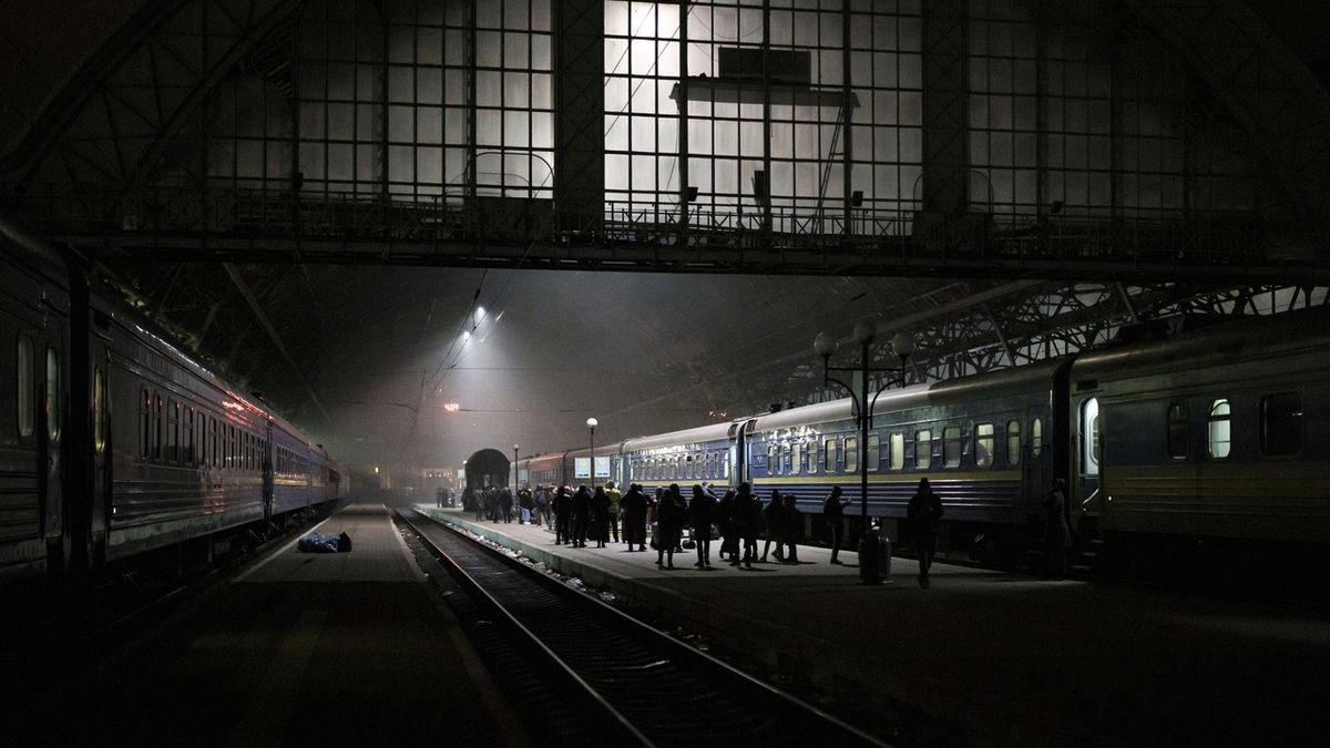 Vlaky mezi Prahou a Ostravou jezdí kvůli srážce člověka jen po jedné koleji